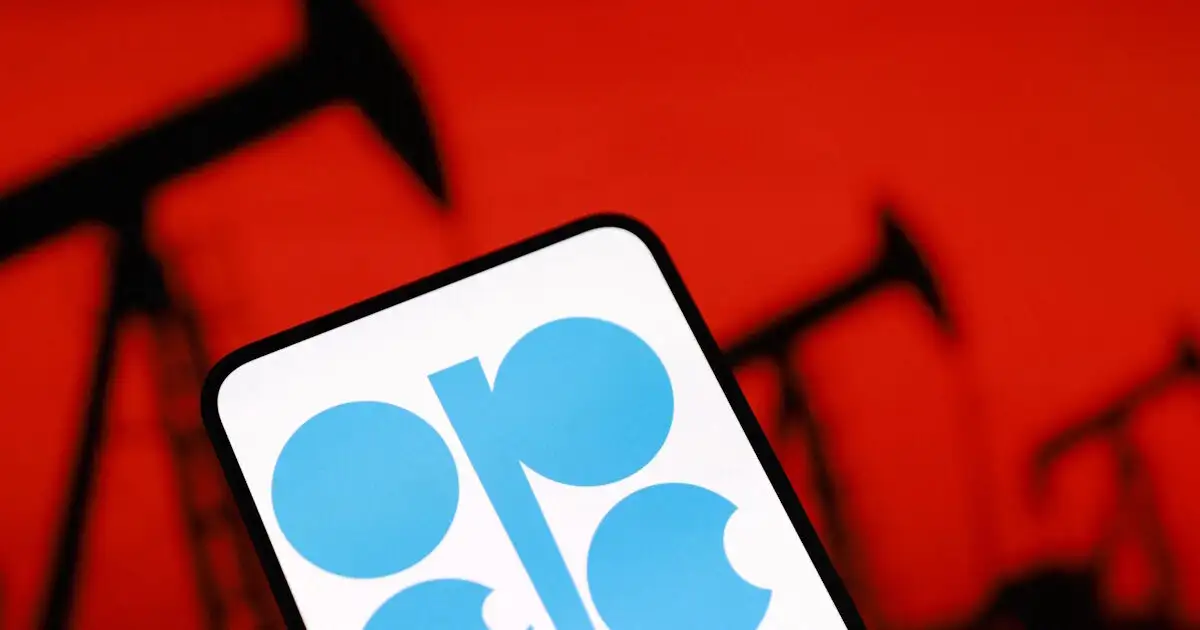 ОПЕК+ збільшує видобуток нафти: Що це означає для цін на пальне та вартості життя в Греції?